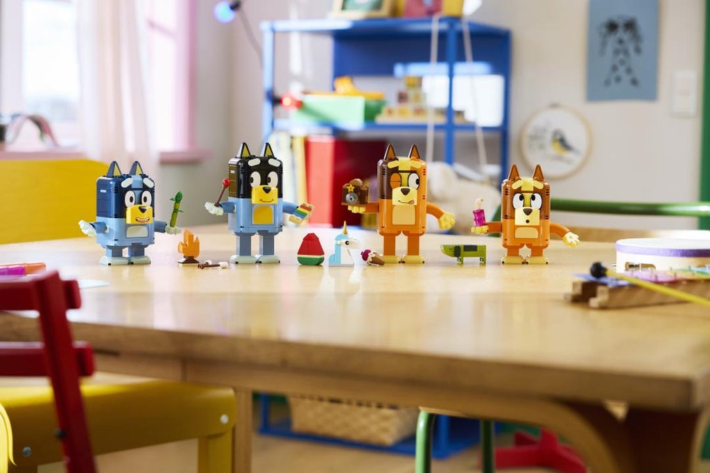 LEGO Bluey Brick-Built Bluey Family | 11217