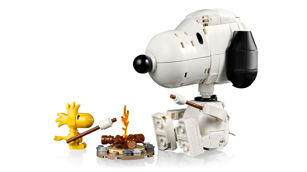 LEGO Ideas Peanuts: Snoopy's Doghouse | 21368