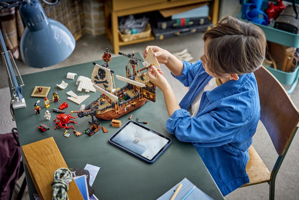 LEGO Creator 3-in-1 Iconic Pirate Ship | 31387
