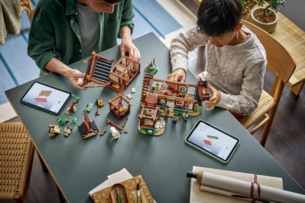 LEGO Iconic Ancient Moon-Gazing Inn | 80121