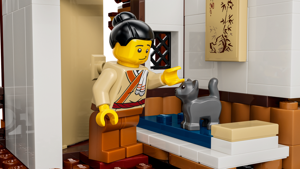 LEGO Iconic Ancient Moon-Gazing Inn | 80121