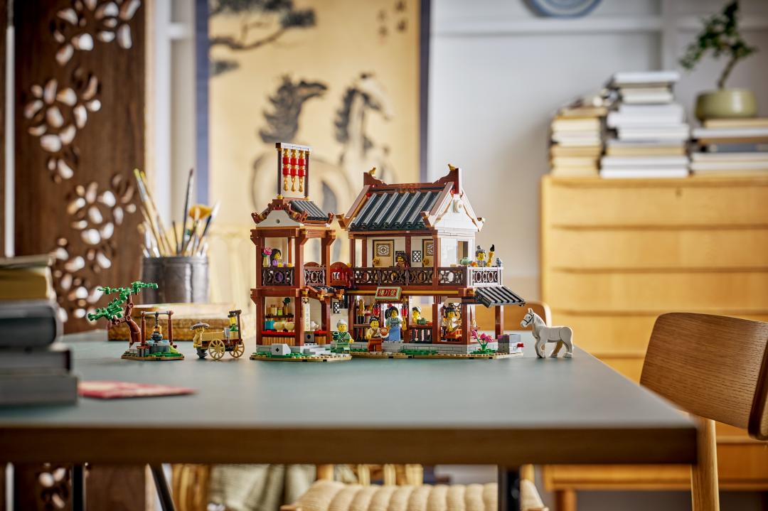 LEGO Iconic Ancient Moon-Gazing Inn | 80121