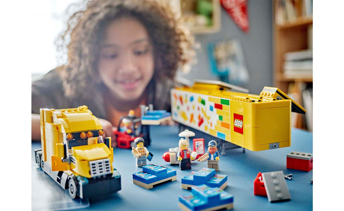 LEGO CITY Yellow Delivery Truck | 60440