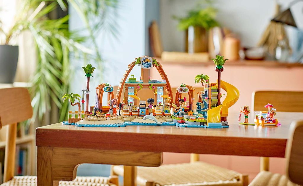 LEGO Friends Family Holiday Beach Resort | 42673