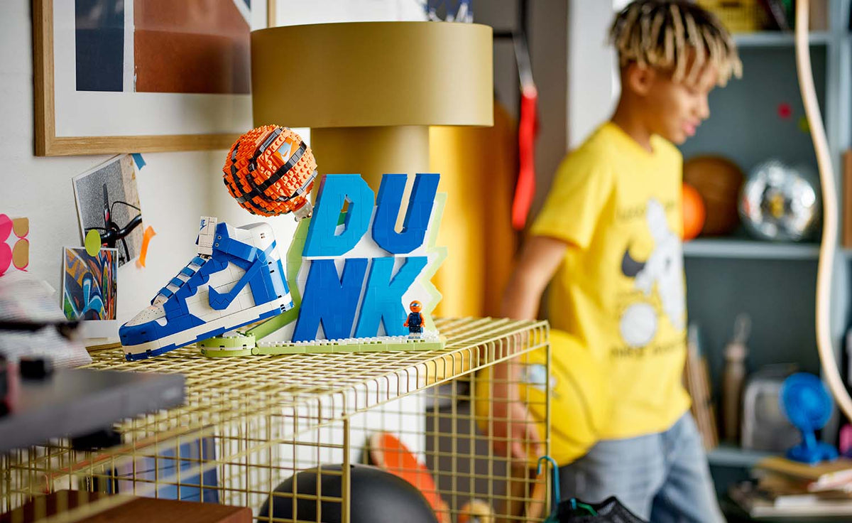 LEGO Iconic Nike Dunk | 43008