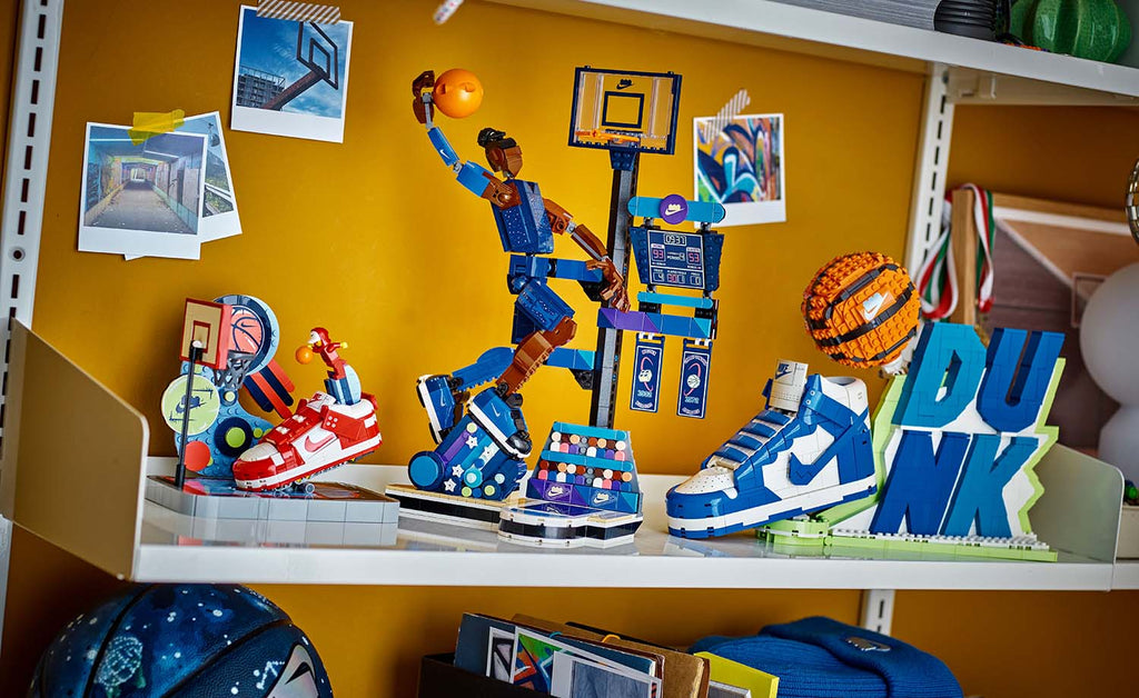 LEGO Iconic Nike Slam Dunk | 43010