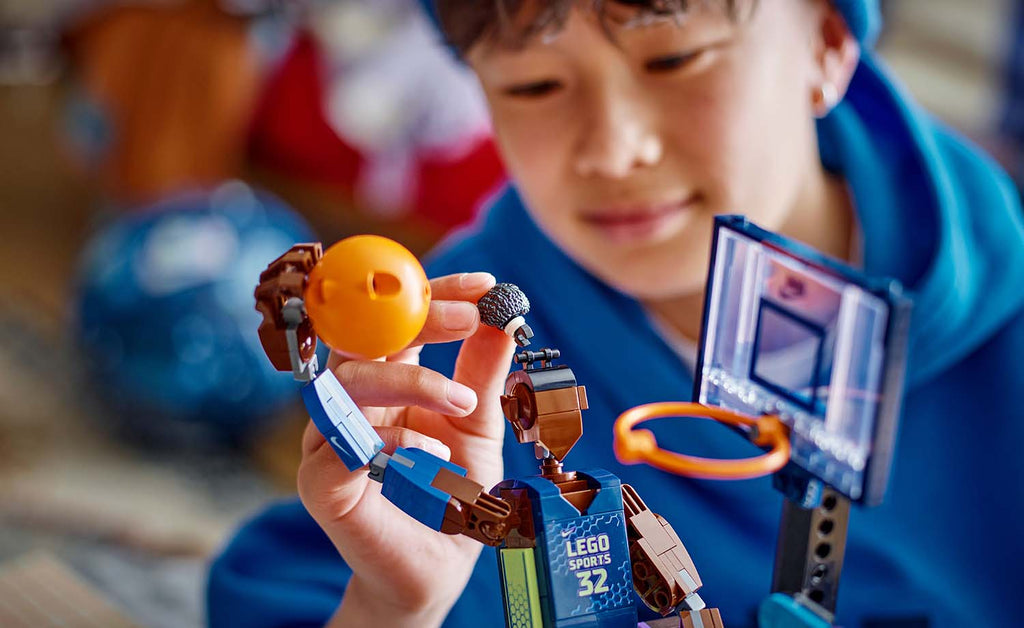 LEGO Iconic Nike Slam Dunk | 43010