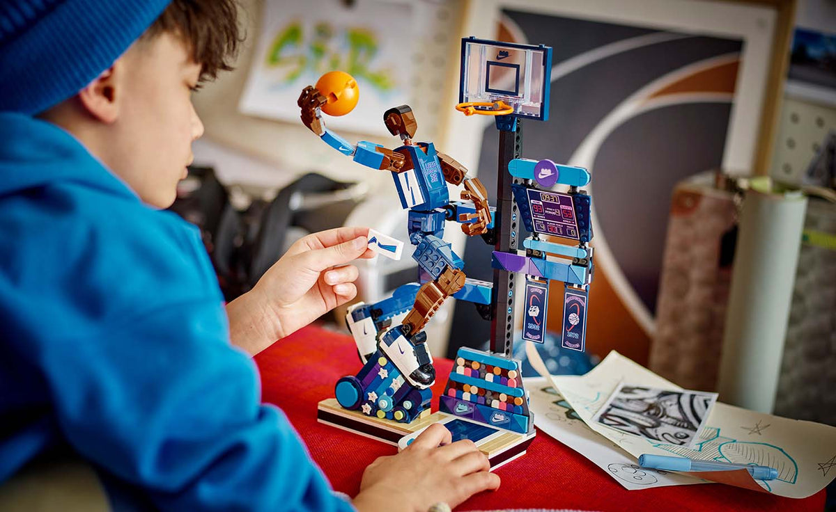 LEGO Iconic Nike Slam Dunk | 43010