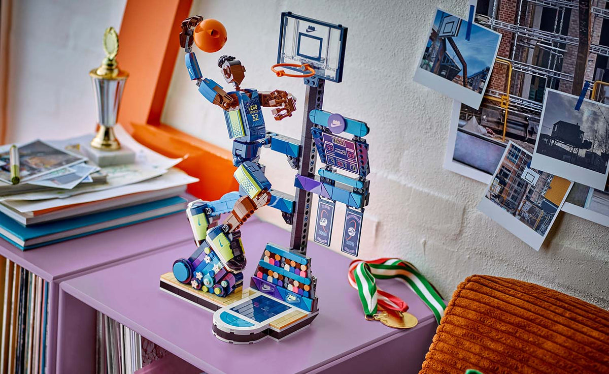 LEGO Iconic Nike Slam Dunk | 43010