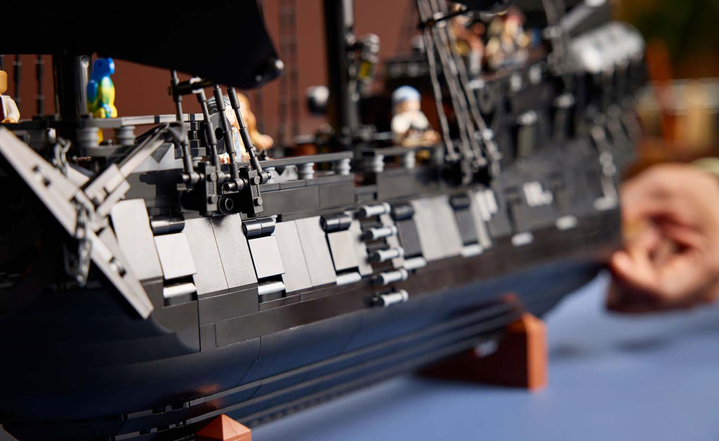 LEGO Icons Captain Jack Sparrow's Pirate Ship | 10365