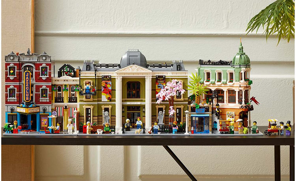 LEGO Icons Natural History Museum | 10326