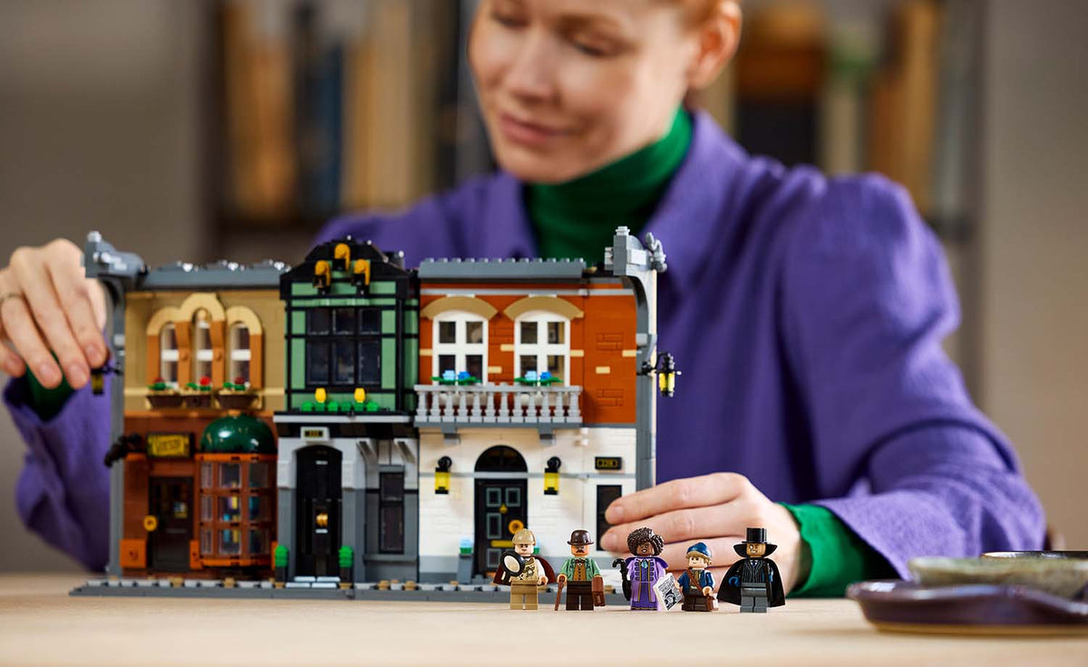 LEGO Icons Sherlock Holmes: Book Nook | 10351