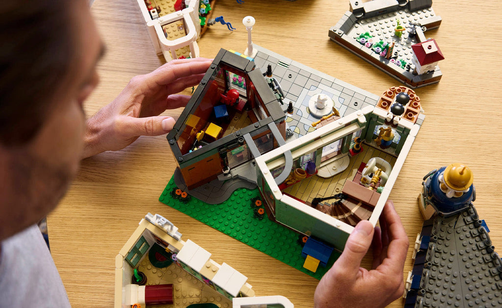 LEGO Icons Shopping Street | 11371