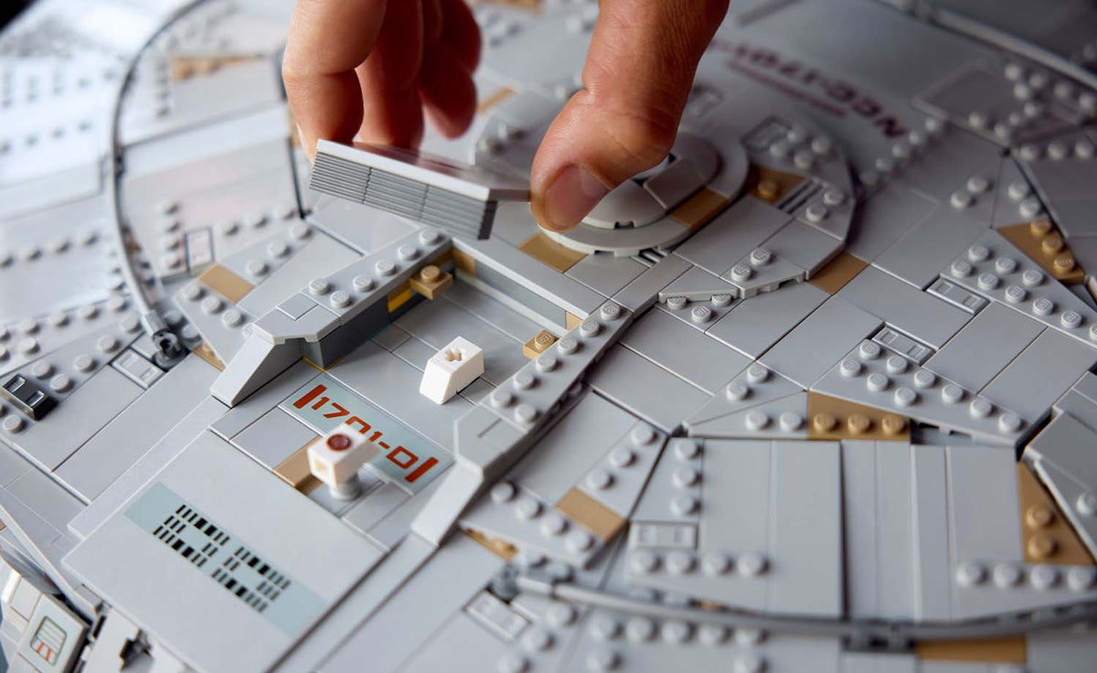 LEGO Icons Star Trek: U.S.S. Enterprise NCC-1701-D | 10356