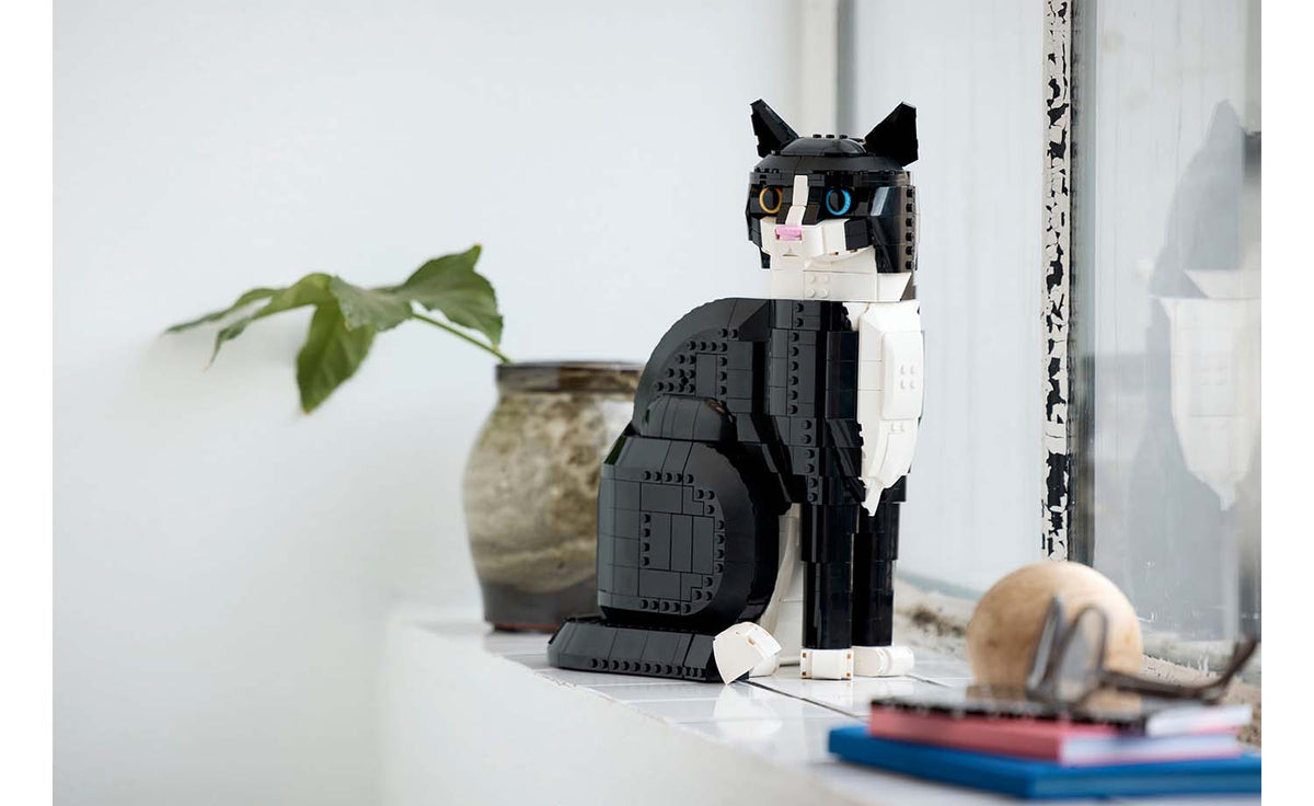 LEGO Ideas Tuxedo Cat | 21349