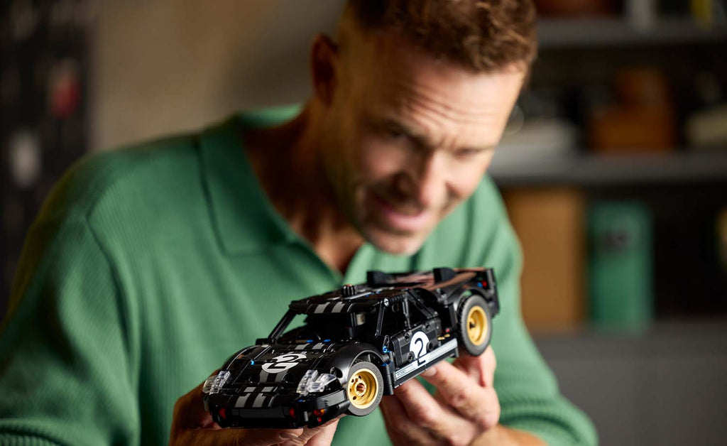 LEGO Technic 1966 Ford GT40 MKII Race Car | 42223