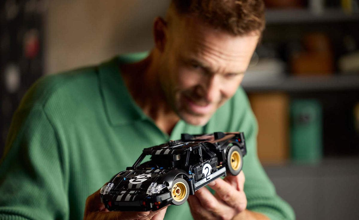 LEGO Technic 1966 Ford GT40 MKII Race Car | 42223