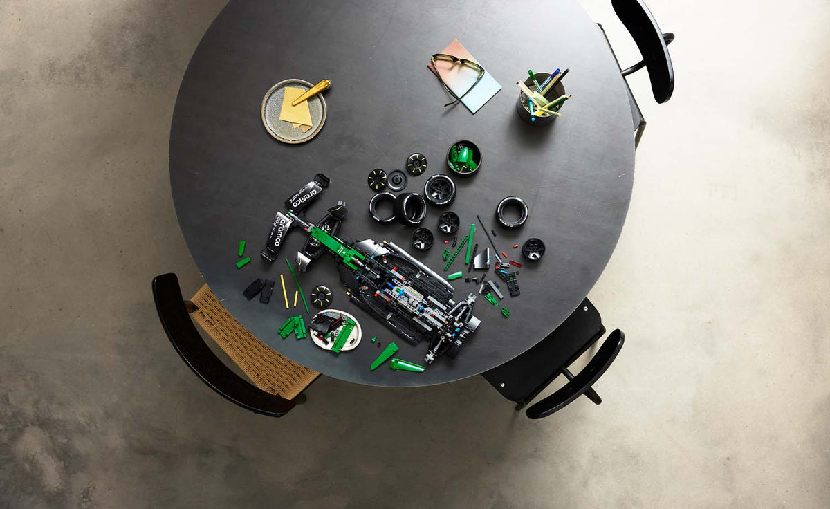 LEGO Technic Aston Martin Aramco AMR25 F1 Car | 42240