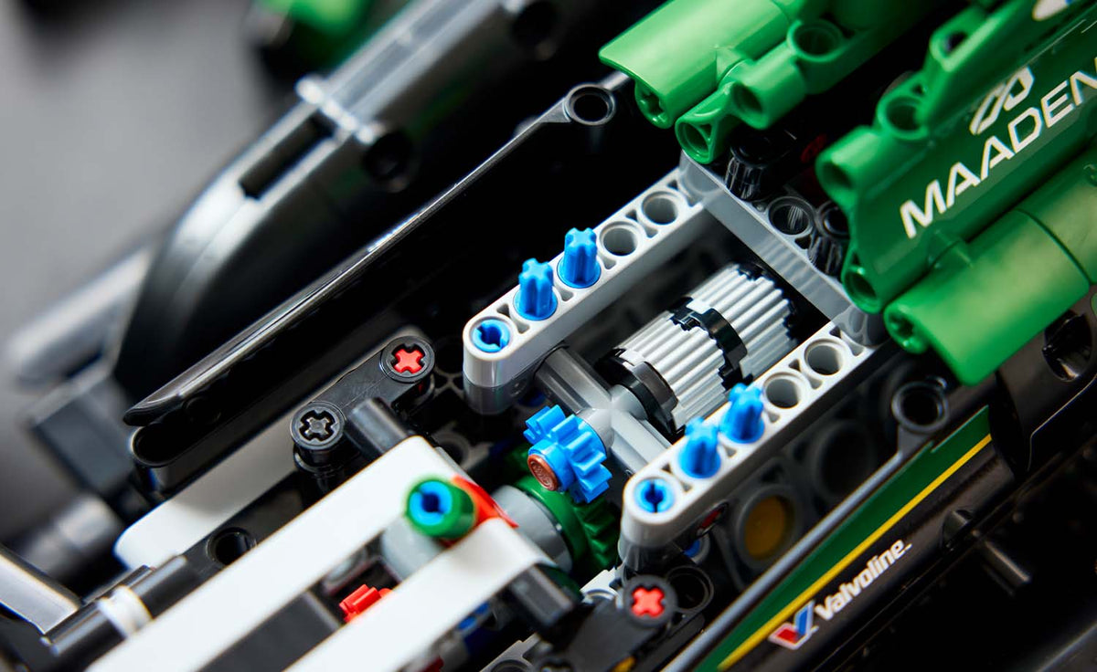 LEGO Technic Aston Martin Aramco AMR25 F1 Car | 42240