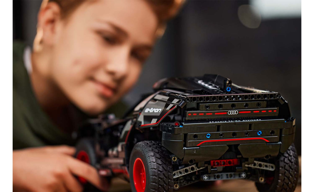 LEGO Technic Audi RS Q e-tron | 42160