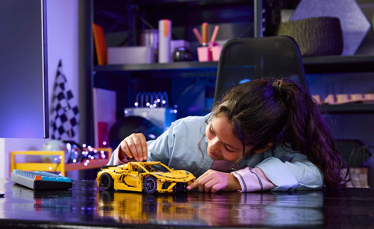LEGO Technic Chevrolet Corvette Stingray | 42205