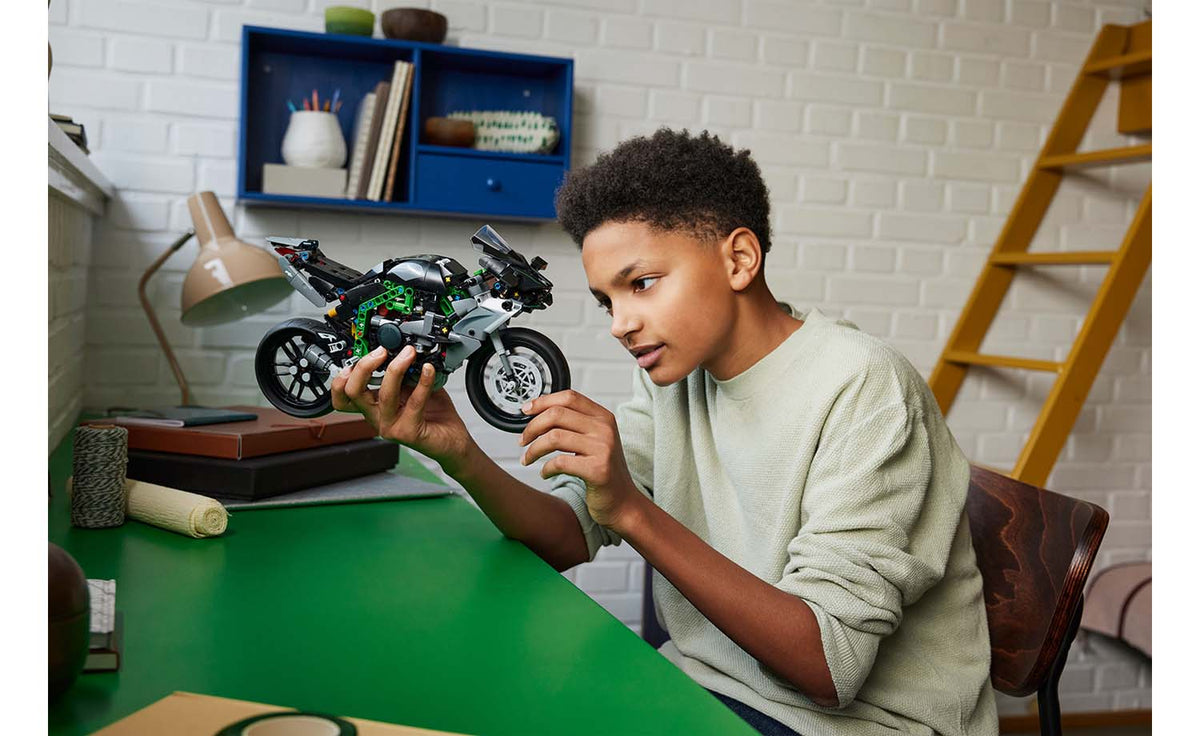 LEGO Technic Kawasaki Ninja H2R Motorcycle | 42170