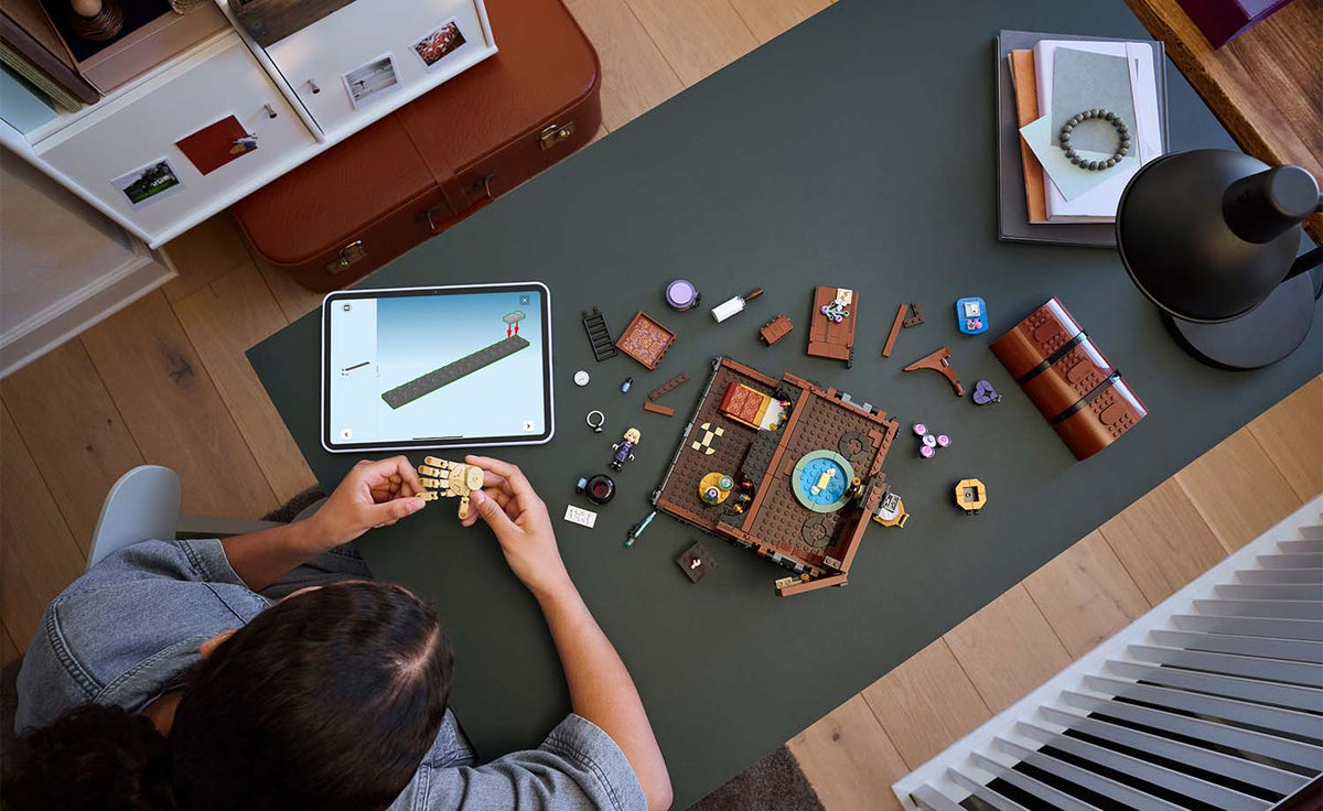 LEGO Wednesday Thing's Apartment | 76785